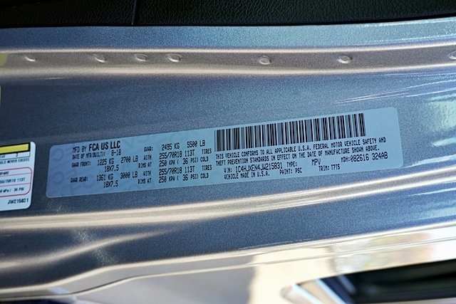 Used 2018 Silver Jeep Unlimited Sahara image 37