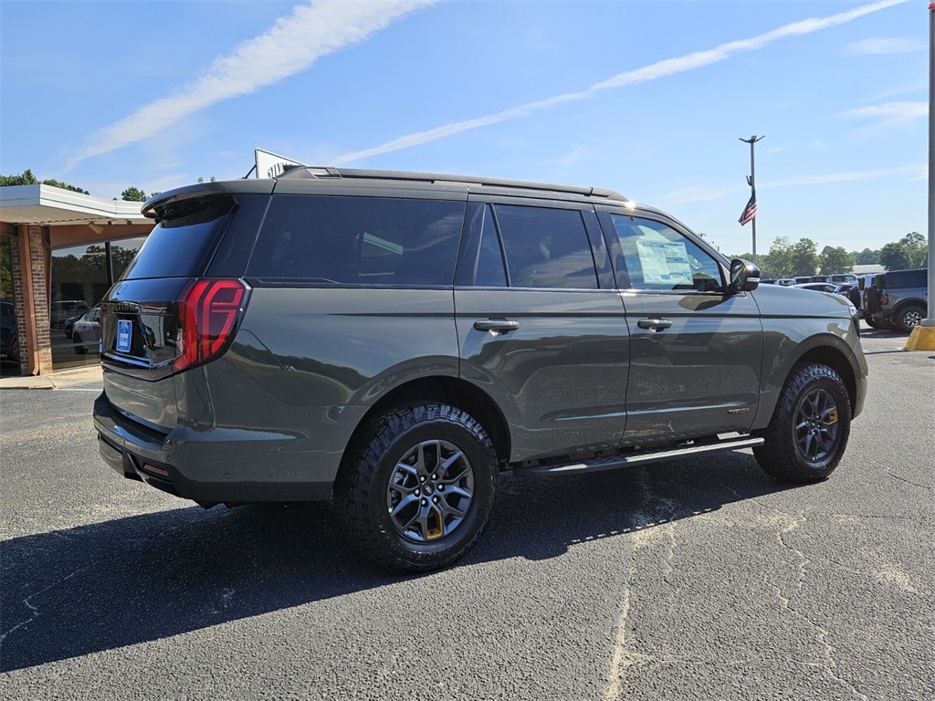 2025 Ford Expedition photo 9