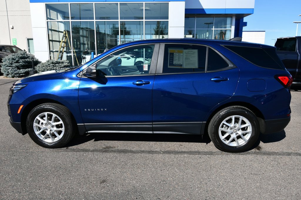 2022 Chevrolet Equinox LS photo 4