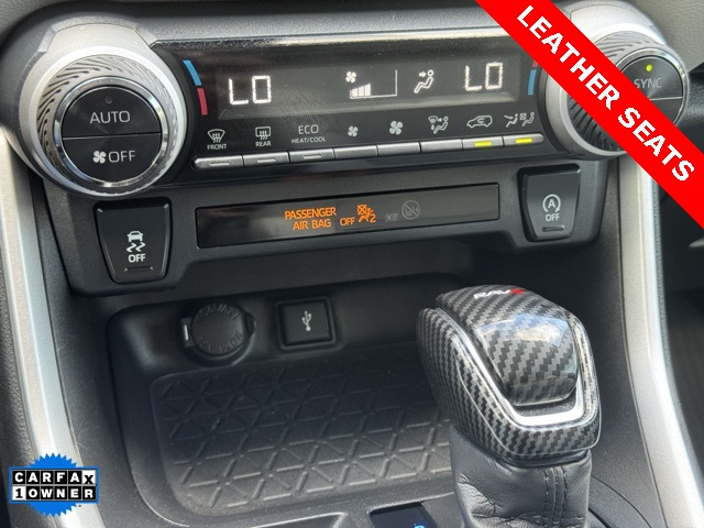 2020 Toyota RAV4 XLE Premium photo 19