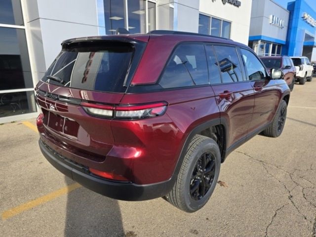 2025 Jeep Grand Cherokee Altitude X photo 4