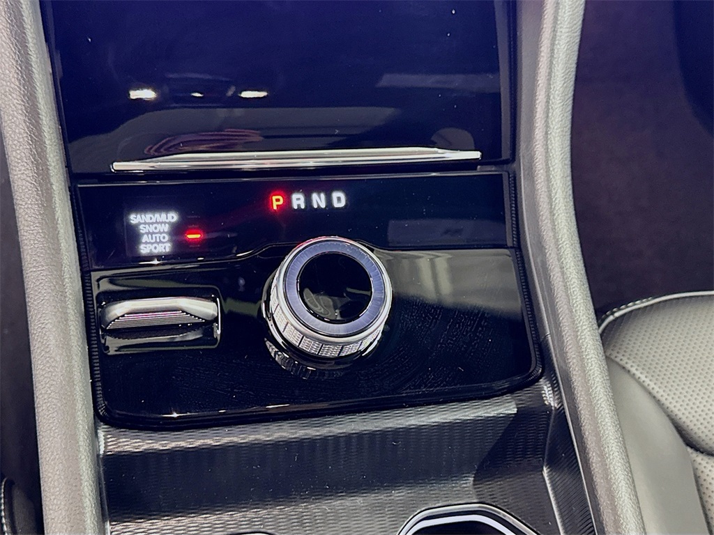 2025 Jeep Grand Cherokee Limited photo 11