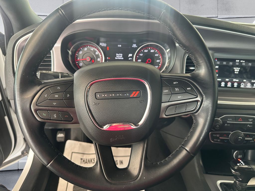 2022 Dodge Charger SXT photo 9