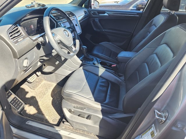 2020 Volkswagen Tiguan SEL Premium R-Line photo 3