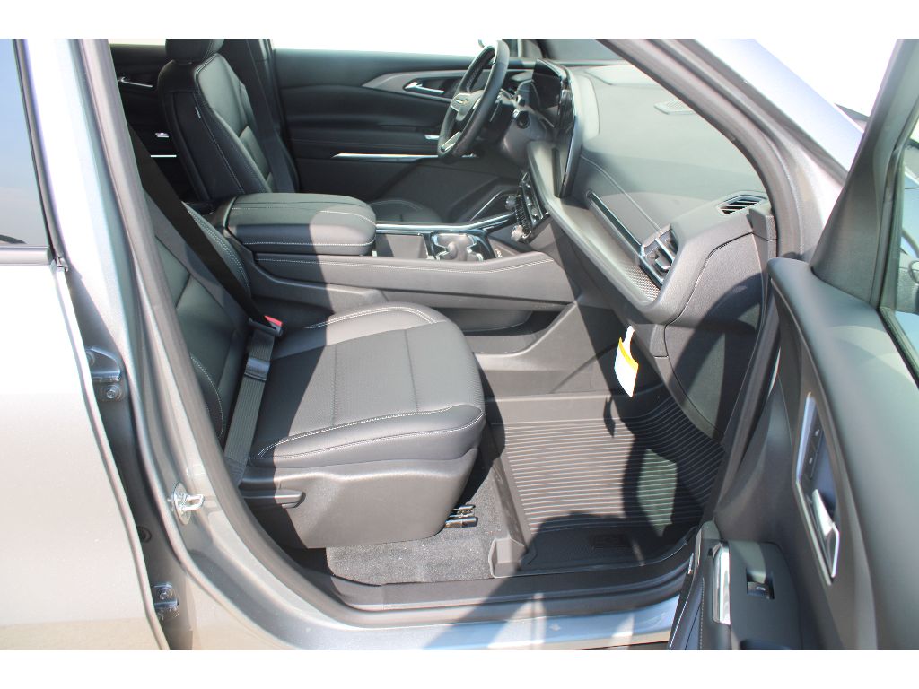 2026 Chevrolet Traverse photo 9