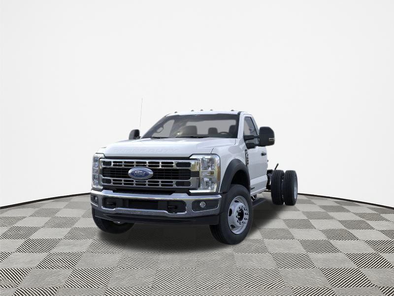 2025 Ford F-600 photo 2