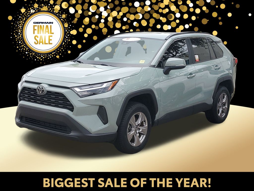 2022 Toyota RAV4 XLE's photo