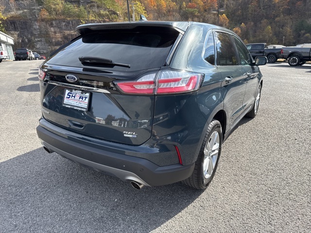 2019 Ford Edge SEL photo 2