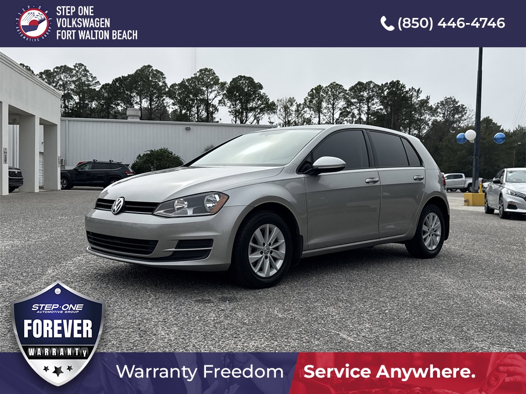 2016 Volkswagen Golf TSI S's photo