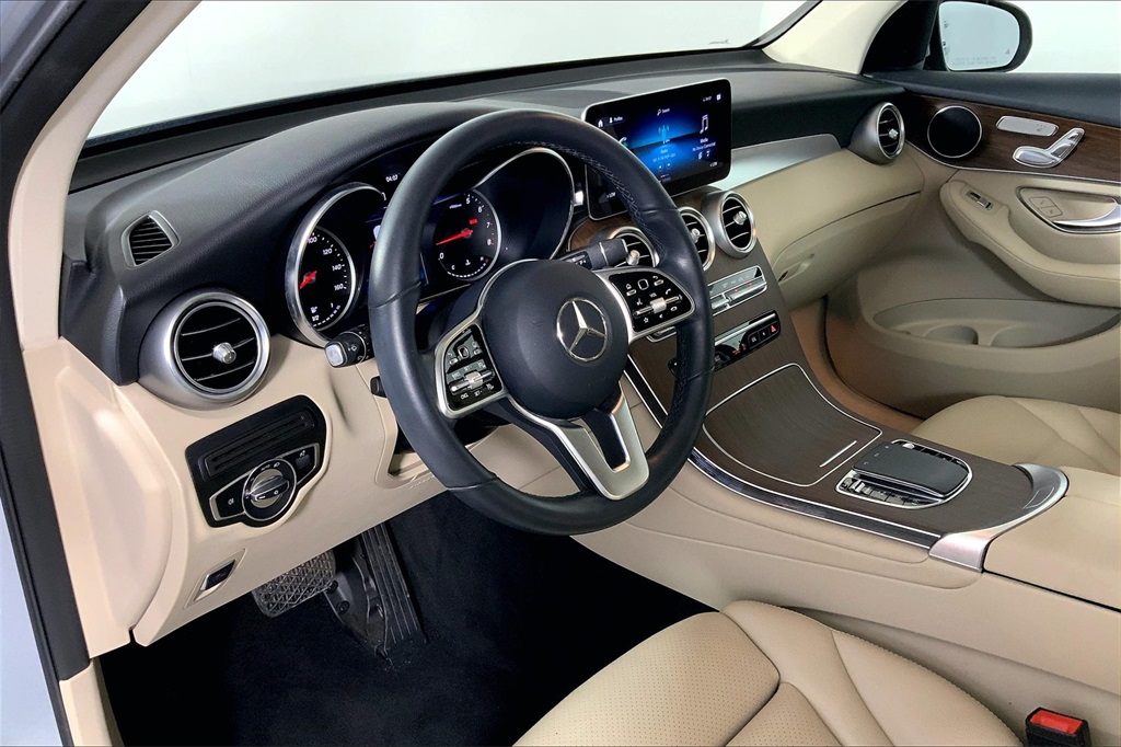 2022 Mercedes Benz GLC 300 photo 14