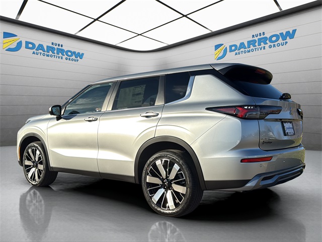 2025 Mitsubishi Outlander SE photo 3