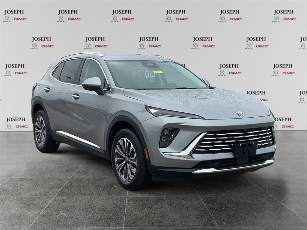 2025 Buick Envision Preferred's photo