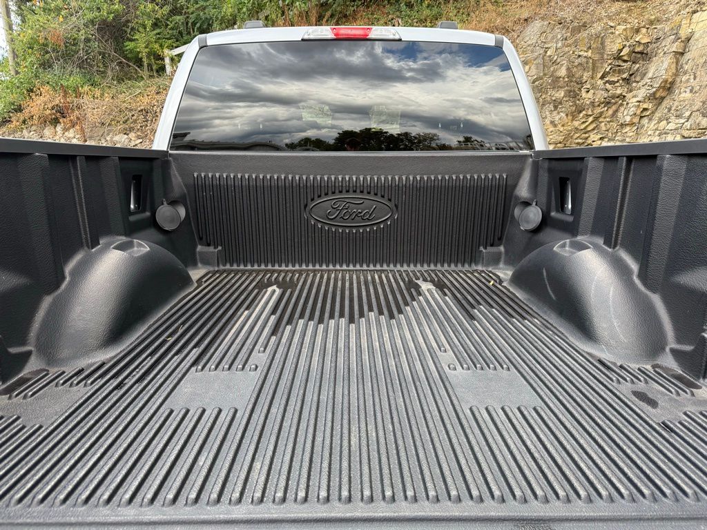 2022 Ford F-150 XL photo 6