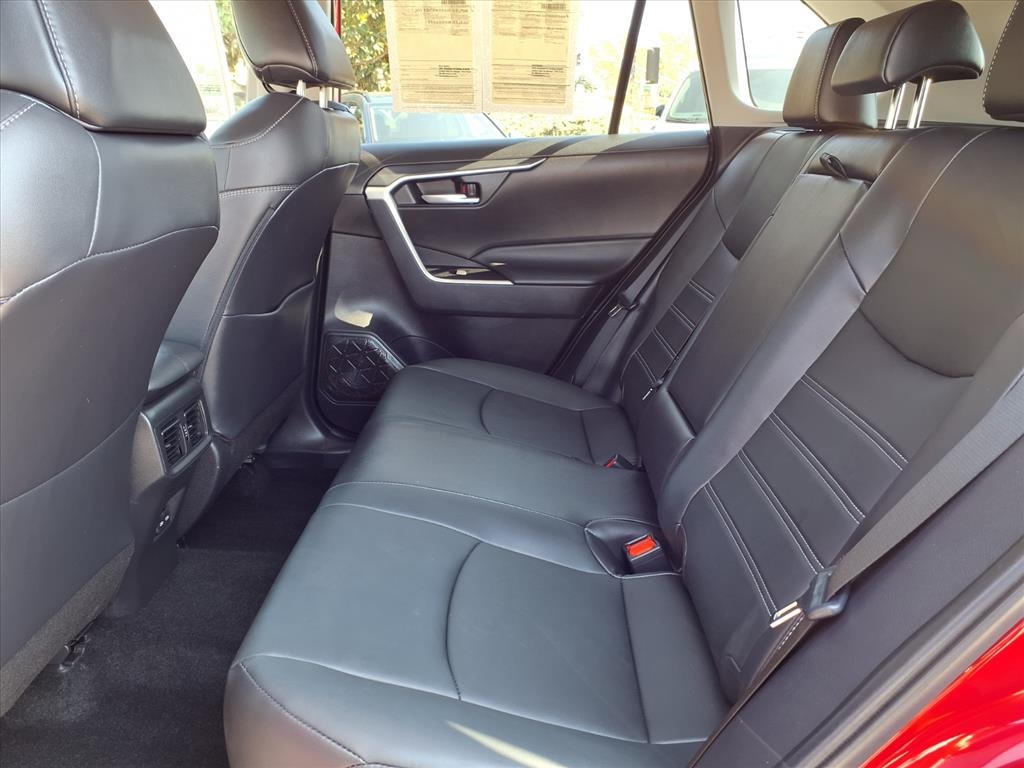 2024 Toyota RAV4 XLE Premium photo 7