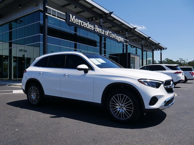 2025 Mercedes Benz GLC 300 photo 3