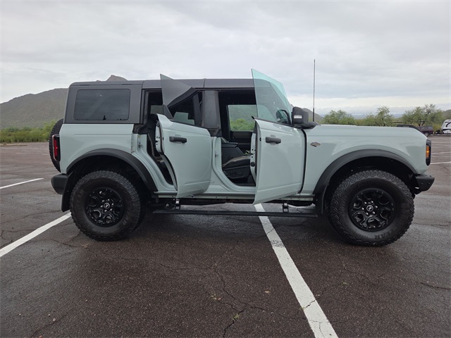 2022 Ford Bronco Wildtrak photo 2