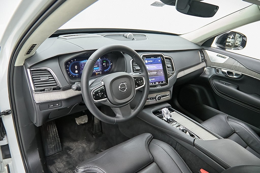 2023 VOLVO XC90 - Image 9