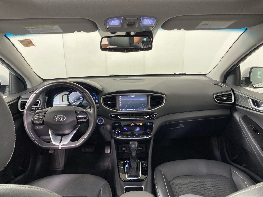 2019 Hyundai Ioniq Plug-In Hybrid photo 2