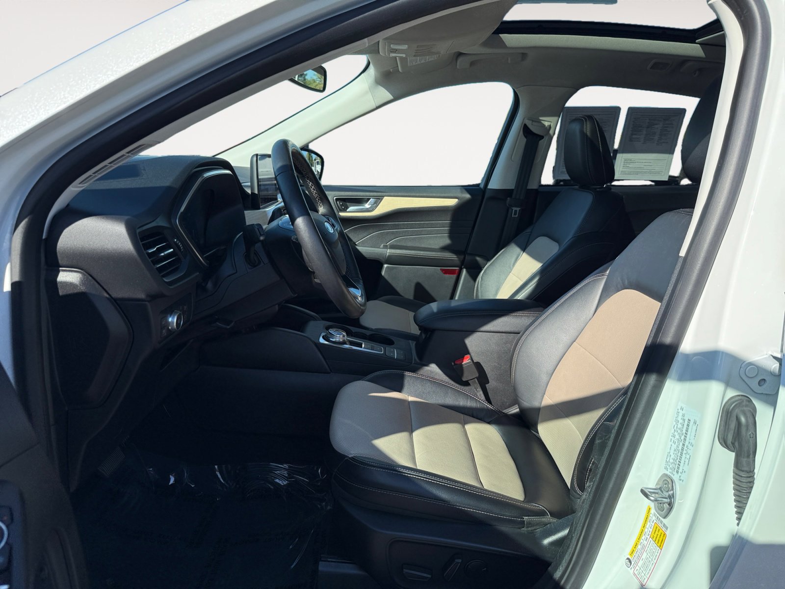 2021 Ford Escape Plug-In Hybrid Titanium photo 10