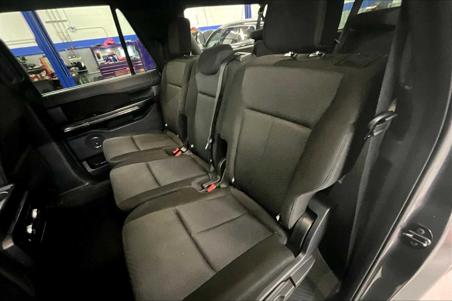 2021 Ford Expedition MAX XLT photo 17