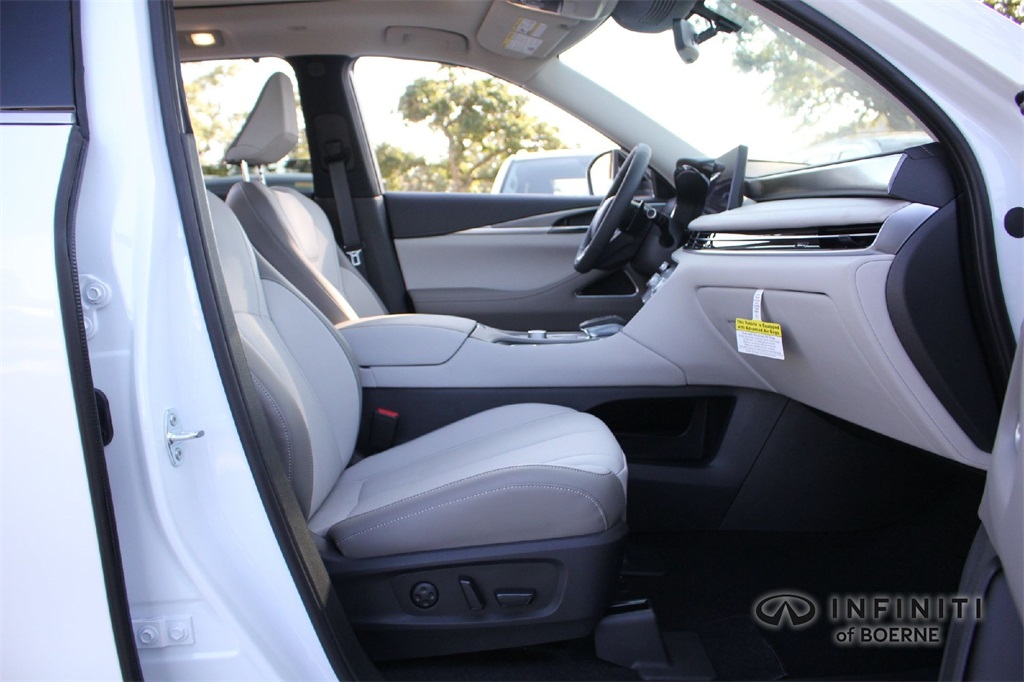 2026 Infiniti QX60 Luxe AWD photo 13