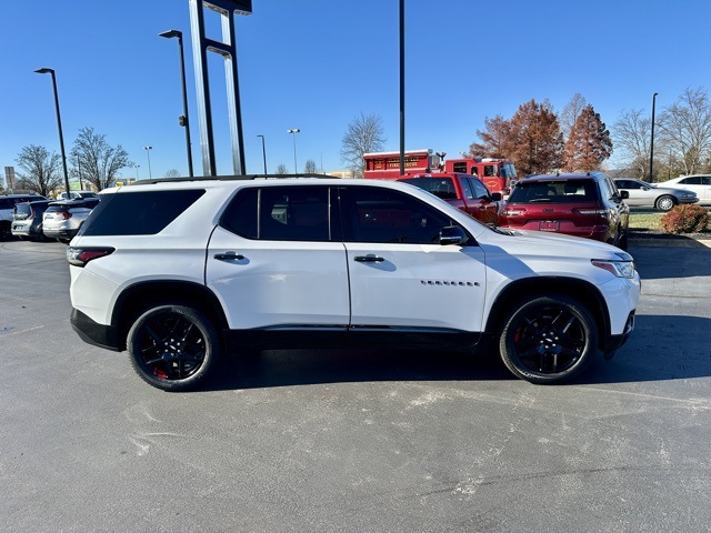 2019 Chevrolet Traverse Premier photo 2