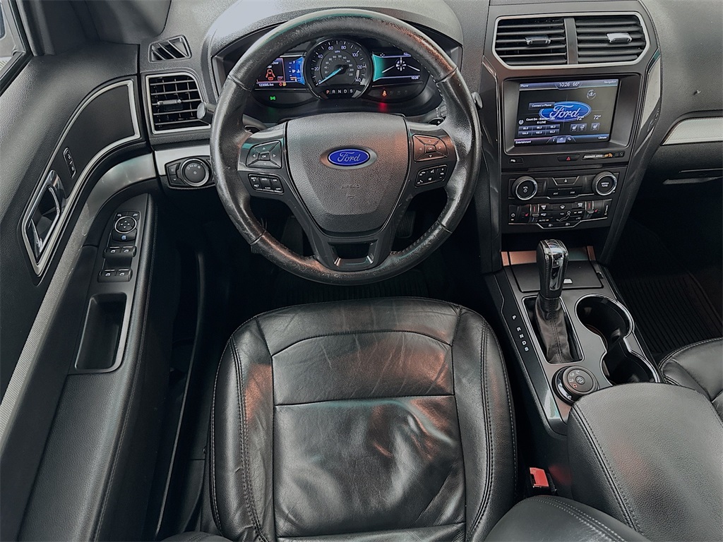 2016 Ford Explorer XLT photo 19