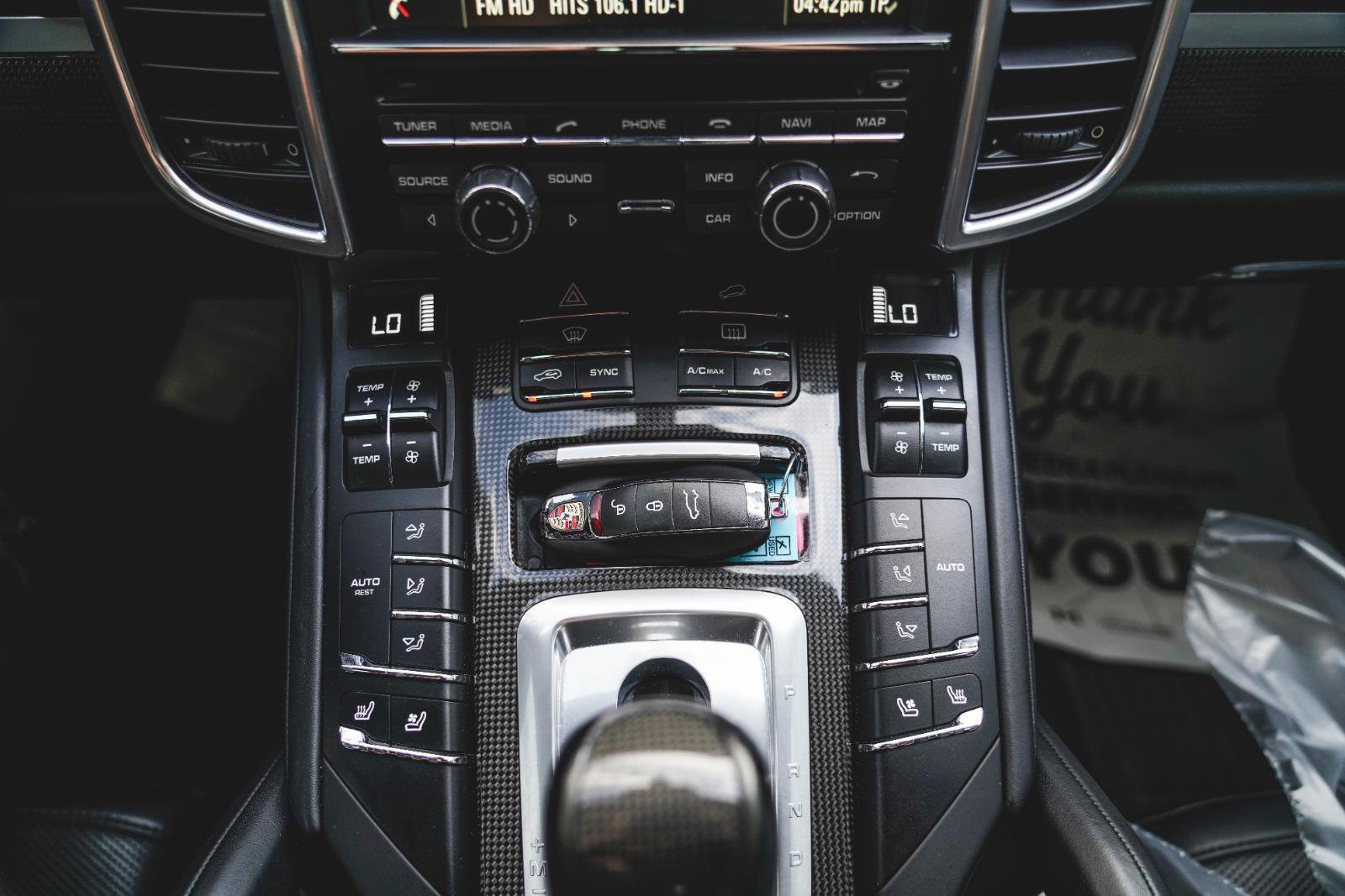 2016 Porsche Cayenne Turbo photo 32