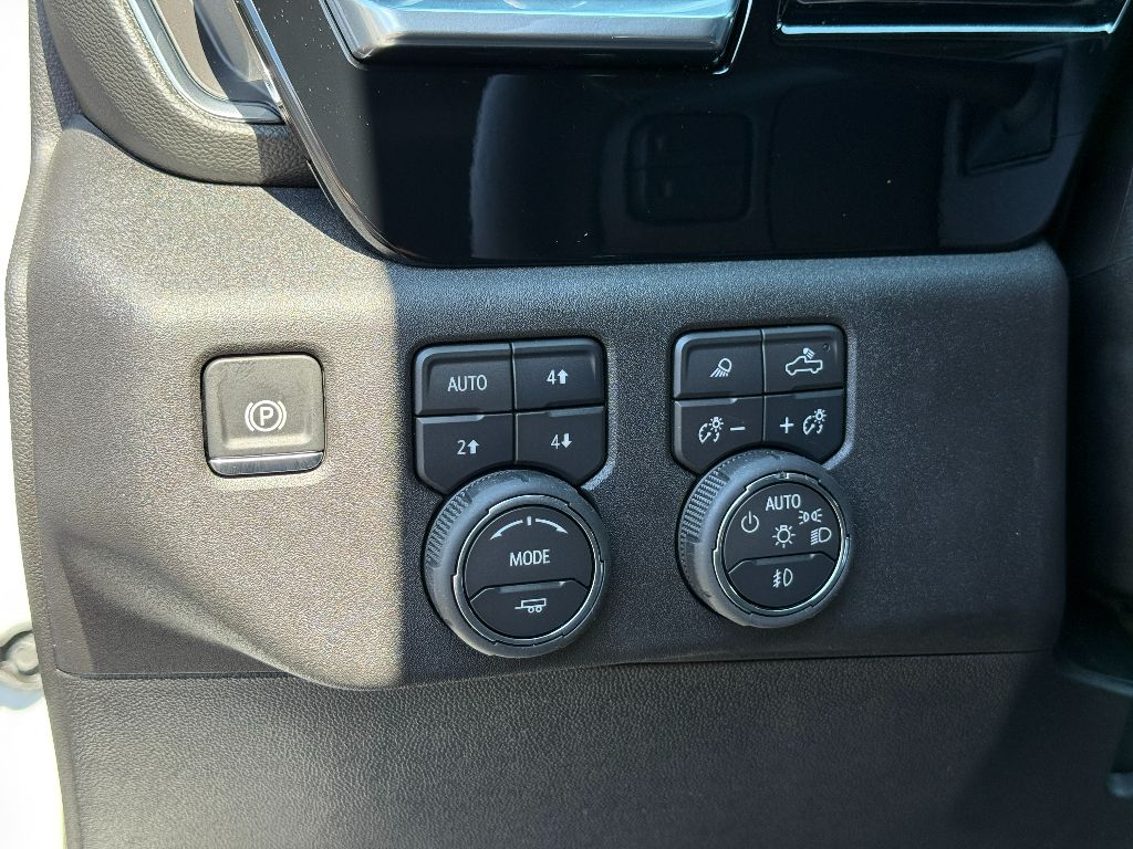 2025 Chevrolet Silverado 2500HD LTZ photo 19