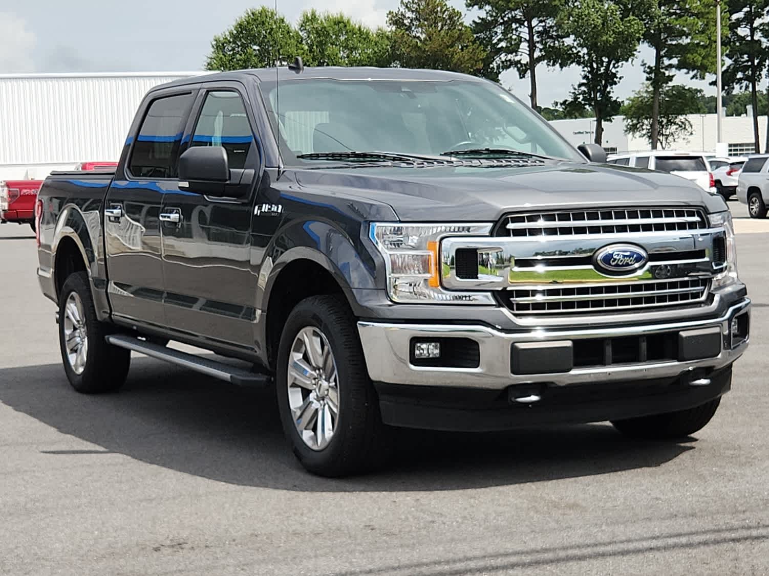 2019 Ford F-150 XLT photo 2