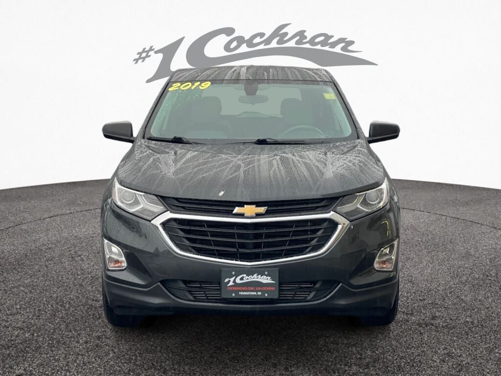 2019 Chevrolet Equinox LS photo 2