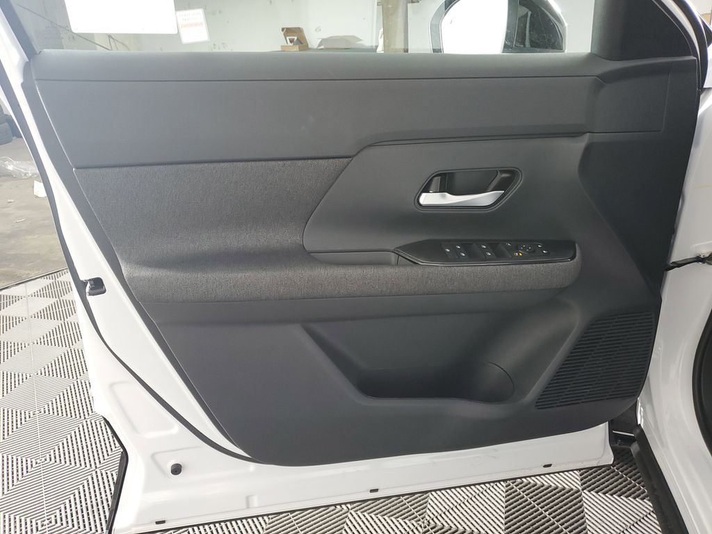 2026 Nissan Kicks SV photo 23