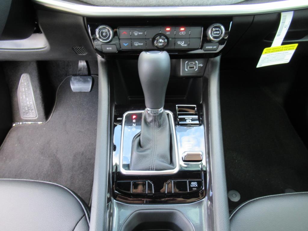 2025 Jeep Compass Latitude photo 21