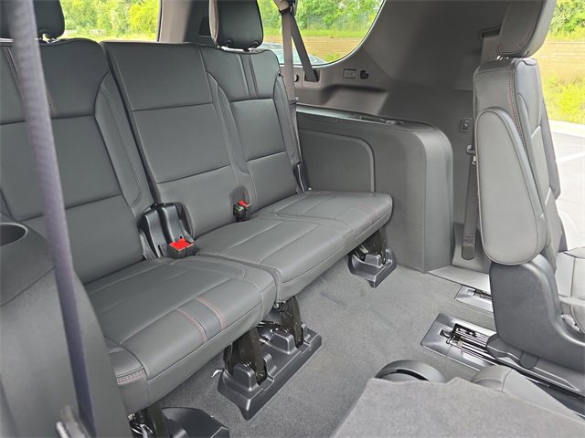 2025 Chevrolet Suburban RST photo 11