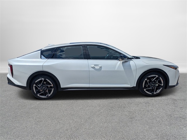 2025 Kia K4 GT-Line photo 2