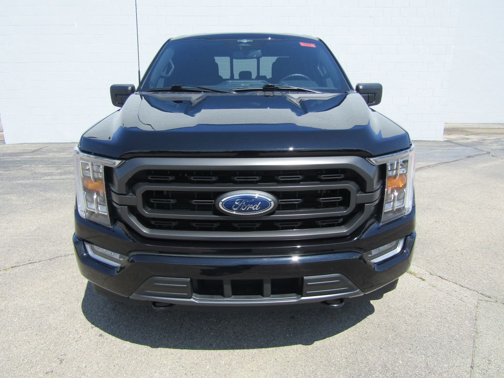 2023 Ford F-150 XLT photo 3