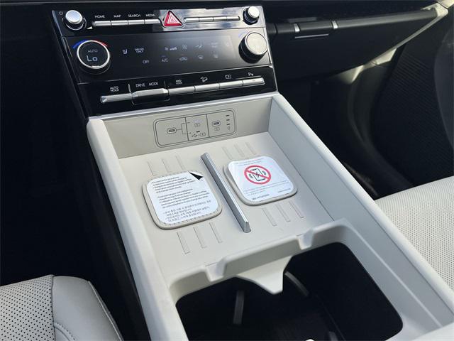 2026 Hyundai Santa Fe SEL photo 4