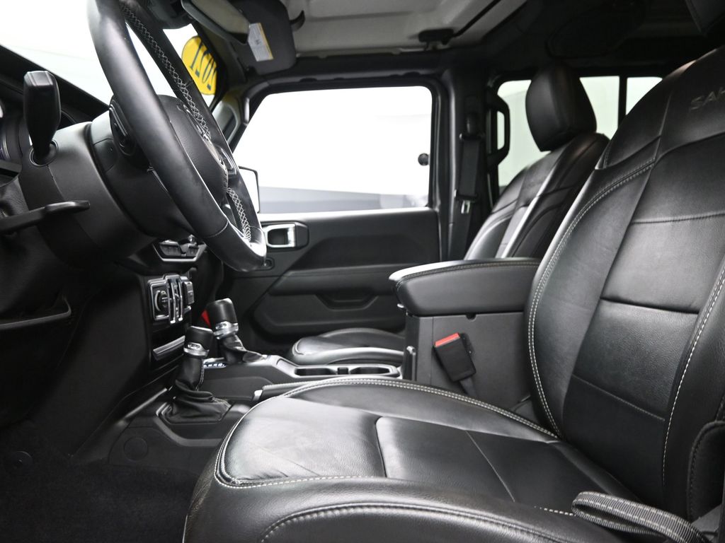 2021 Jeep Wrangler Unlimited Sahara photo 11