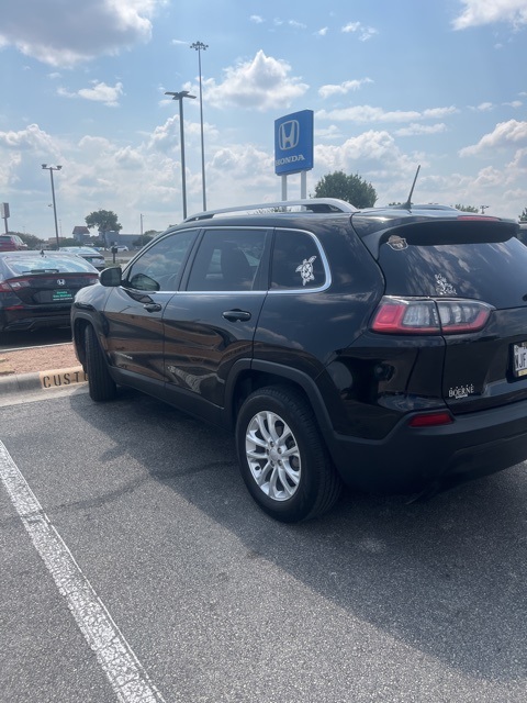 2019 Jeep Cherokee Latitude photo 3