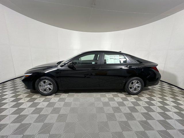 2025 Hyundai Elantra SE photo 3