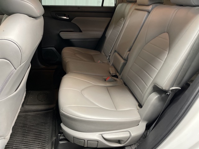 2022 Toyota Highlander XLE photo 17