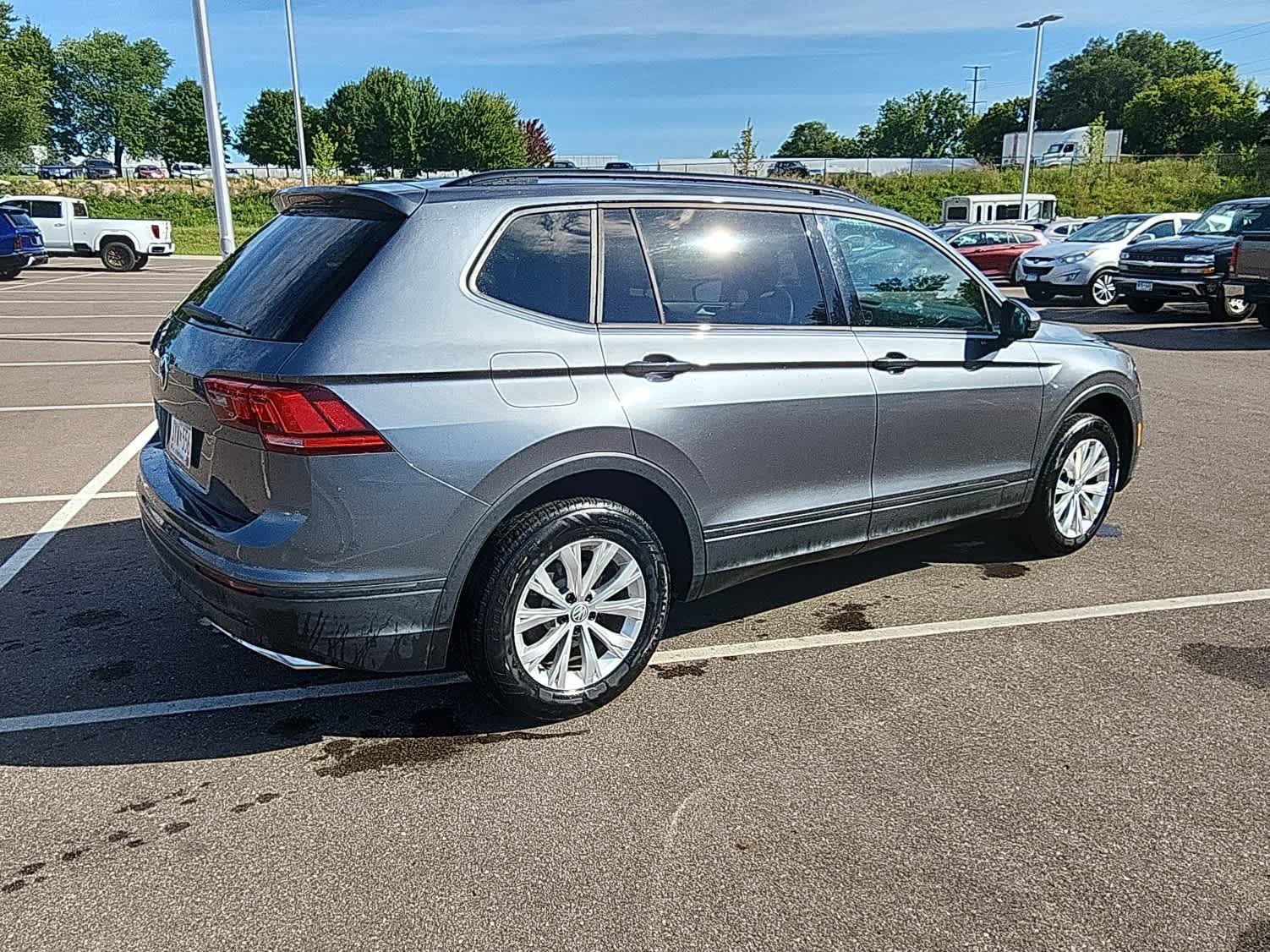 2019 Volkswagen Tiguan S photo 3