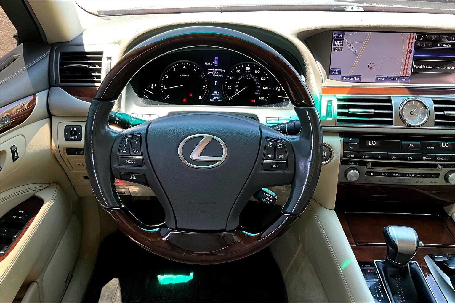 2013 Lexus LS 460 photo 5
