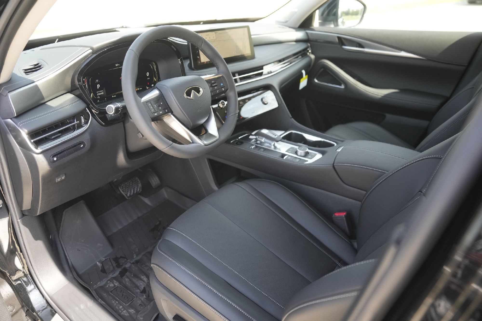 2026 Infiniti QX60 Luxe photo 6