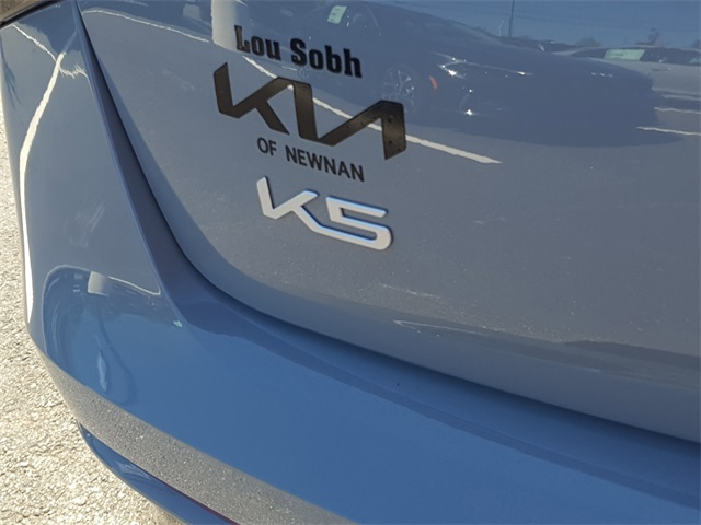 2025 Kia K5 GT-Line photo 5