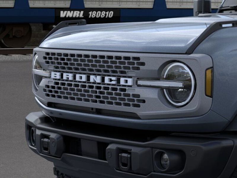 2025 Ford Bronco Badlands photo 17
