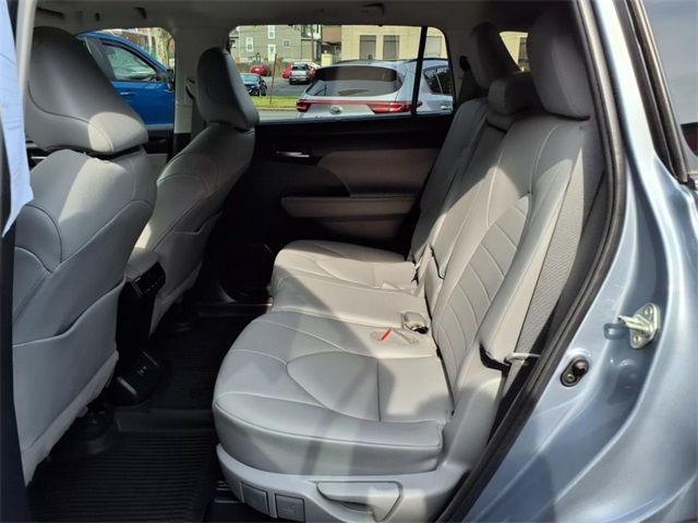 2020 Toyota Highlander XLE photo 11