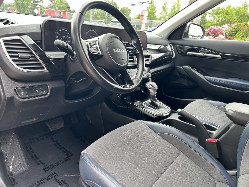 2024 Kia Seltos S photo 10