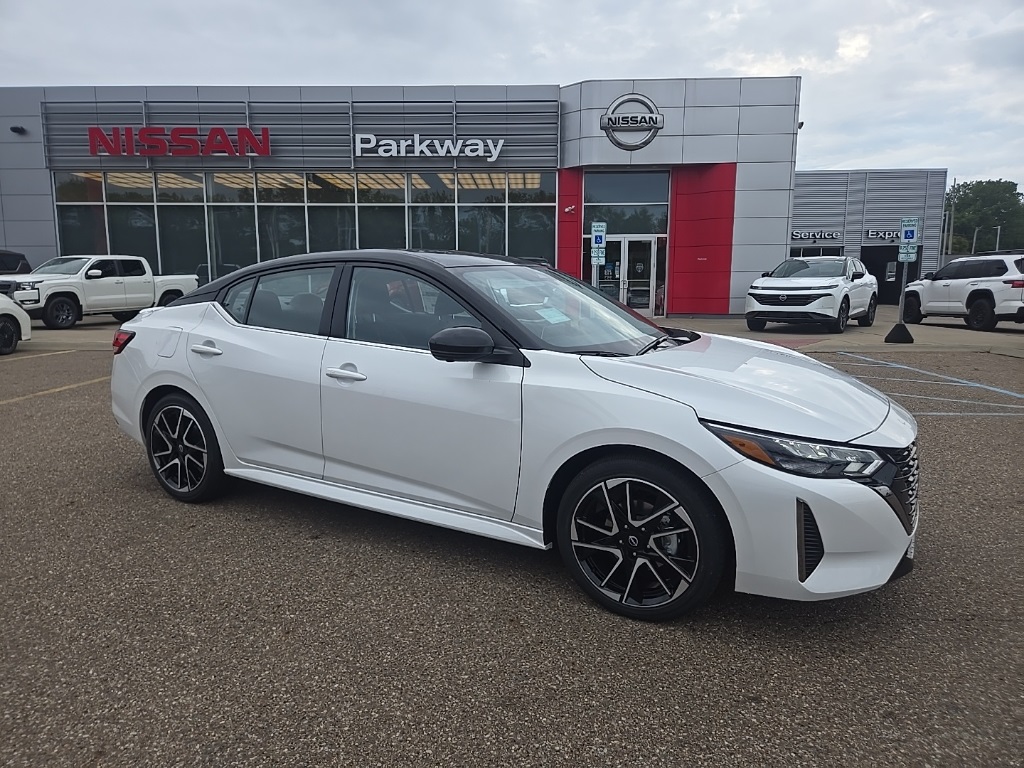 2025 Nissan Sentra SR's photo