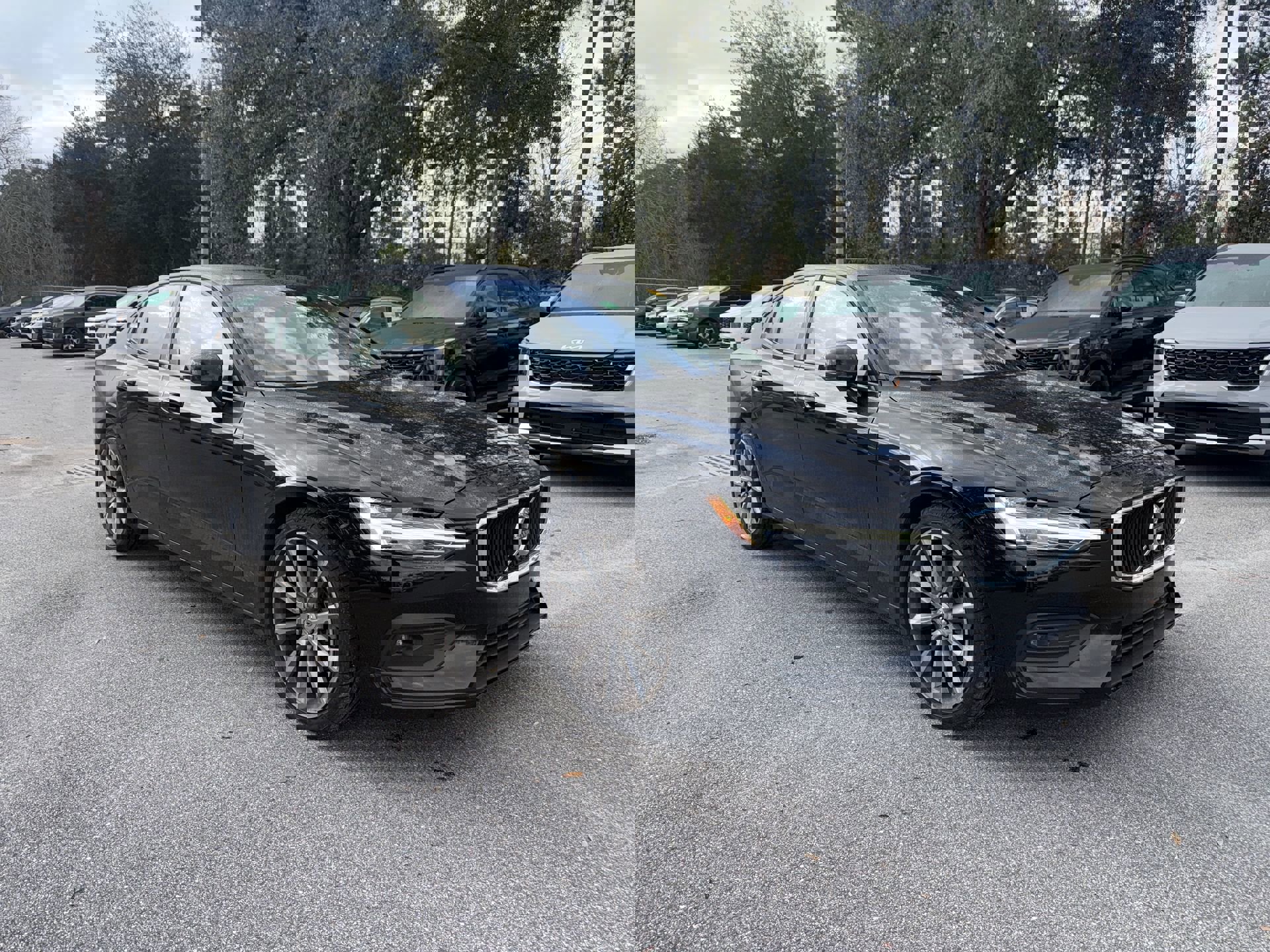 2021 Volvo S60 Momentum's photo